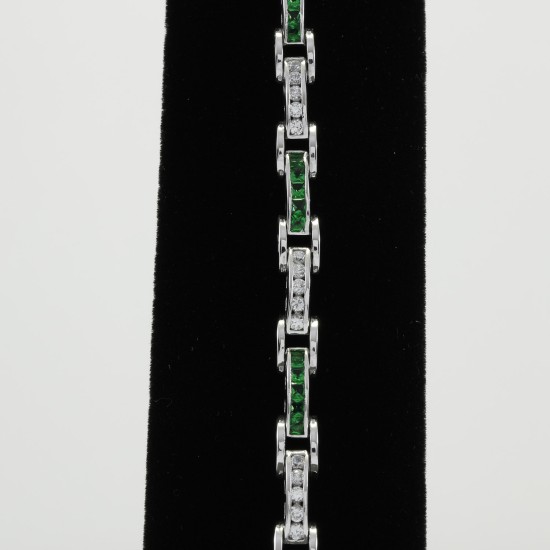 Fashionable Emerald Bracelet