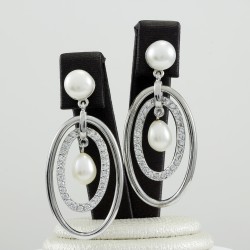 Pearl Dangle Earring