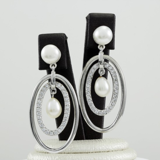 Pearl Dangle Earring
