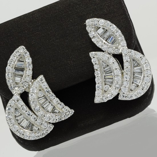 Fashionable Silver Earring