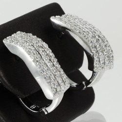 Fashionable Silver Earring