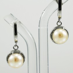 Pearl Dangle Earring