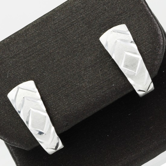 Fashionable Silver Earring