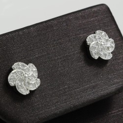 Fashionable Flower Stud Earring