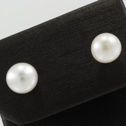 Pearl Stud Earring