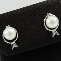Pearl Stud Earring