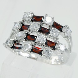 Fashionable Garnet Ring