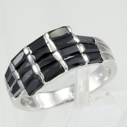 Fashionable Onyx Ring