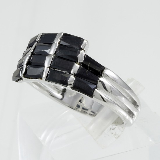 Fashionable Onyx Ring