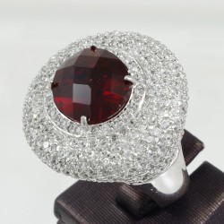 Fashionable ring with lap created stones