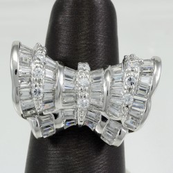 Fashionable ring with lap created stones