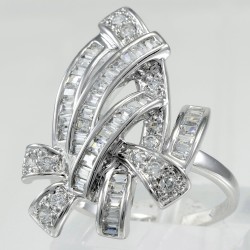 Fashionable ring 