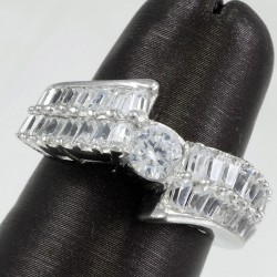 Fashionable ring 